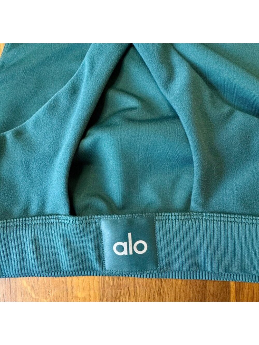 ALO YOGA Iconic 90s Bra Top Womens S Alosoft Teal Green Cross Back Sports Bra - Picture 3 of 7